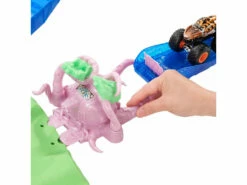 Hot Wheels Monster Trucks Estadio Con Volcán Y T-Rex Mattel GYL14 3 Hot Wheels Monster Trucks Estadio Con Volcán Y T-Rex Mattel GYL14 -Tienda Pequetren 1999959405g03